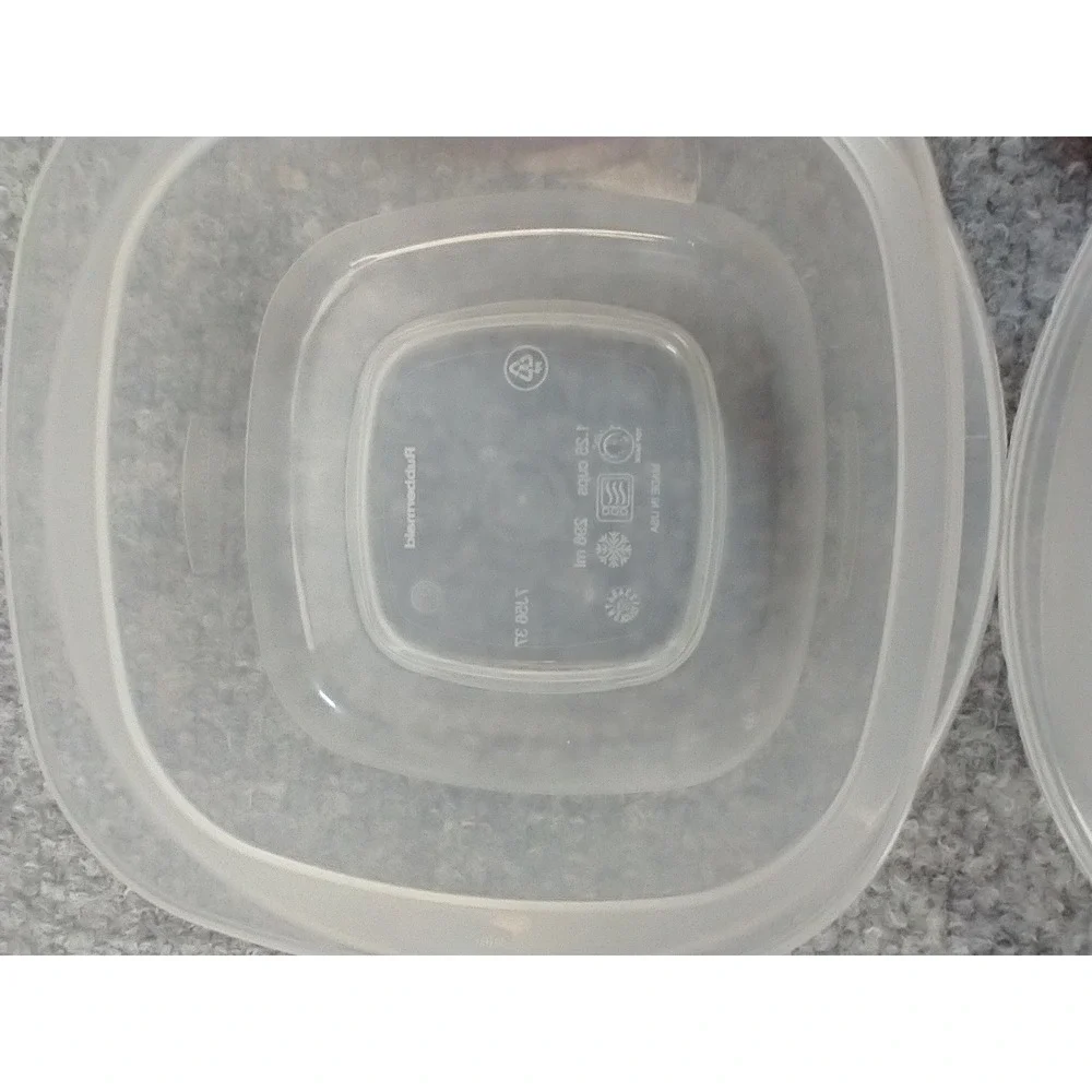 Rubbermaid Easy Find 1.25 Cup Food Storage Containers Red Lid Set of 2 extra lid